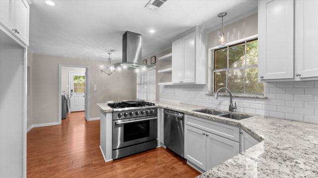 2022 Grove Lake Drive, Houston, TX 77339