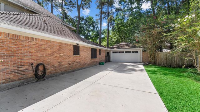 2022 Grove Lake Drive, Houston, TX 77339