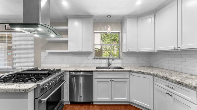 2022 Grove Lake Drive, Houston, TX 77339
