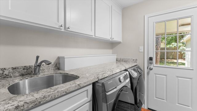 2022 Grove Lake Drive, Houston, TX 77339