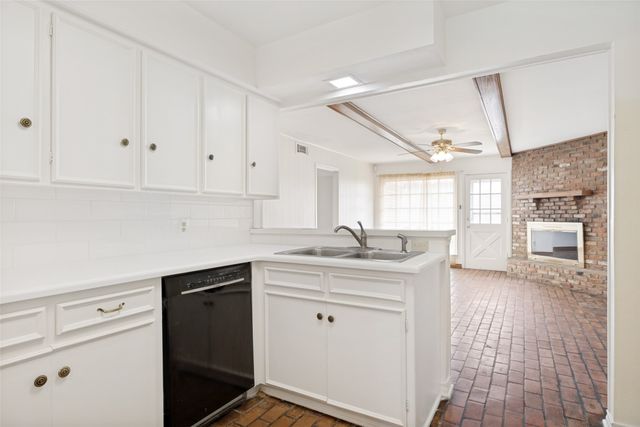 7726 Dentcrest Drive, Dallas, TX 75254