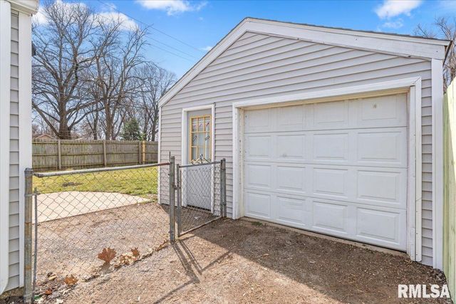 2941 HOOVER Street, Springfield, IL 62703