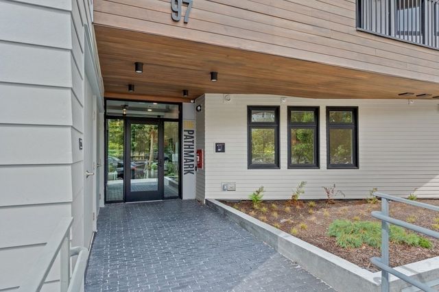 97 Elmwood St 211, Cambridge, MA 02140