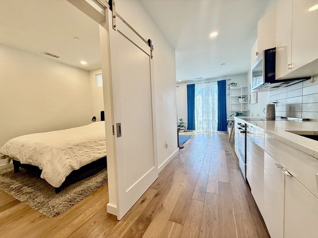 97 Elmwood St 211, Cambridge, MA 02140