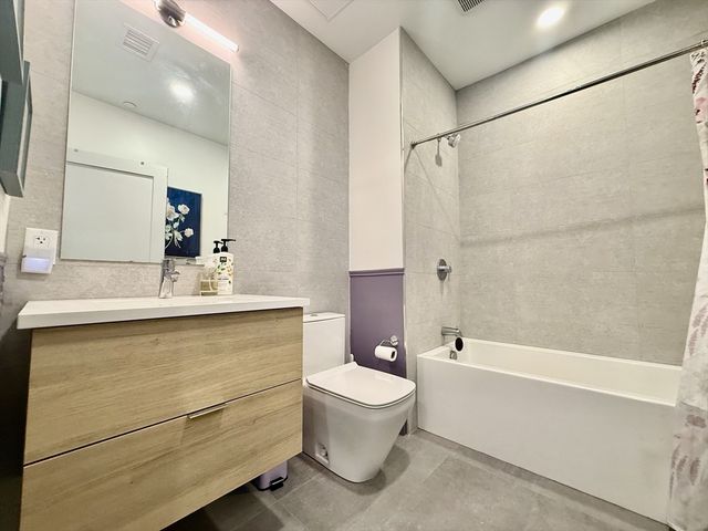 97 Elmwood St 211, Cambridge, MA 02140