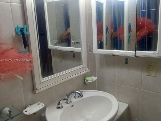 7005 W 15th Avenue, Hialeah, FL 33014