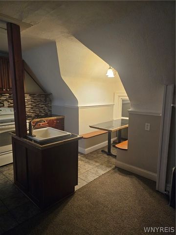 530 West Ferry Street N, Buffalo, NY 14222