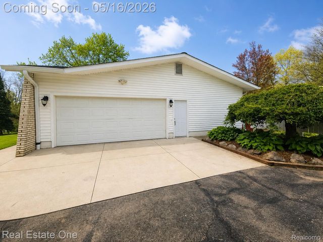 2553 Bullard Road, Hartland Township, MI 48353