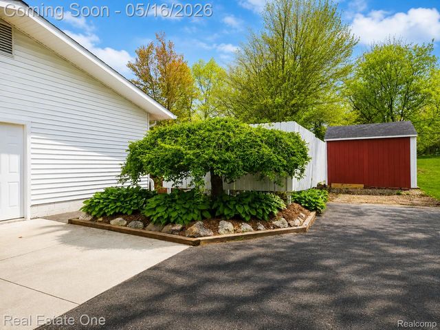 2553 Bullard Road, Hartland Township, MI 48353