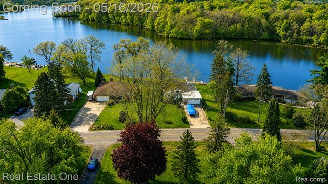 2553 Bullard Road, Hartland Township, MI 48353