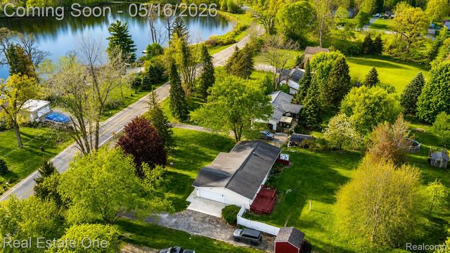 2553 Bullard Road, Hartland Township, MI 48353