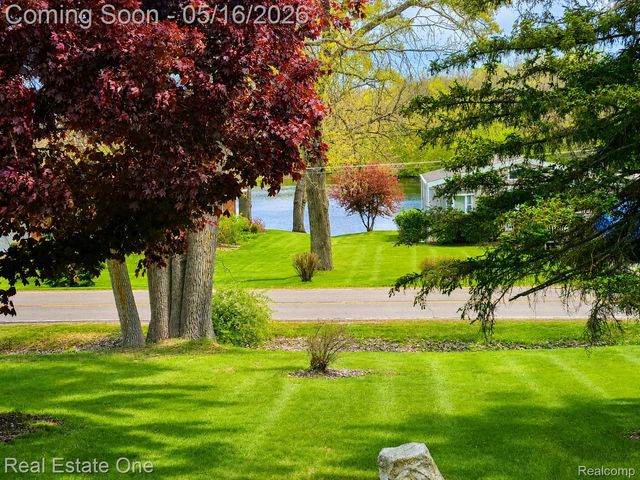 2553 Bullard Road, Hartland Township, MI 48353