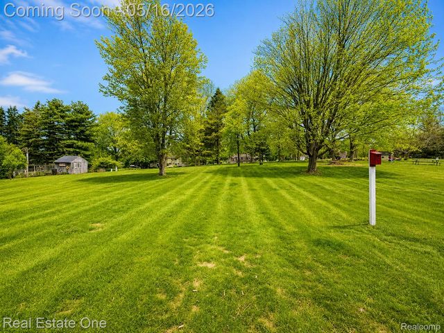 2553 Bullard Road, Hartland Township, MI 48353