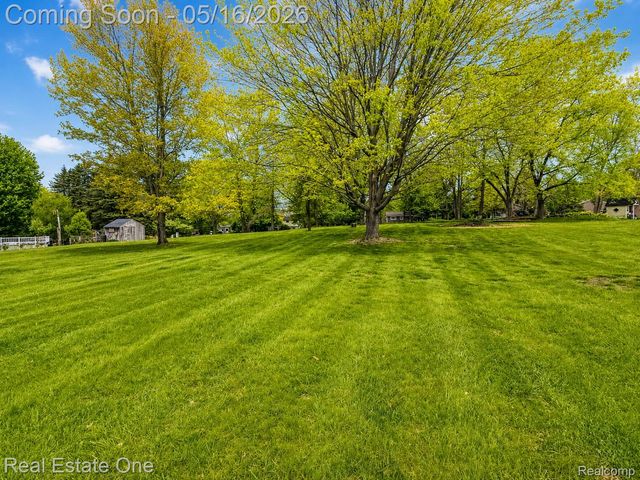 2553 Bullard Road, Hartland Township, MI 48353