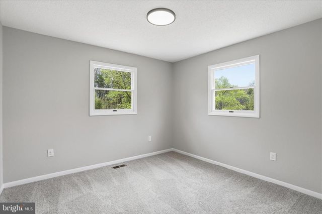 381 MELLON EAST RD, Hedgesville, WV 25427