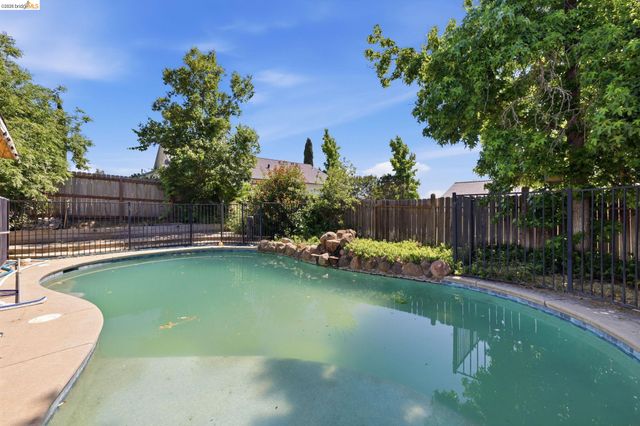 17522 Wild Oak Dr, Jamestown, CA 95327