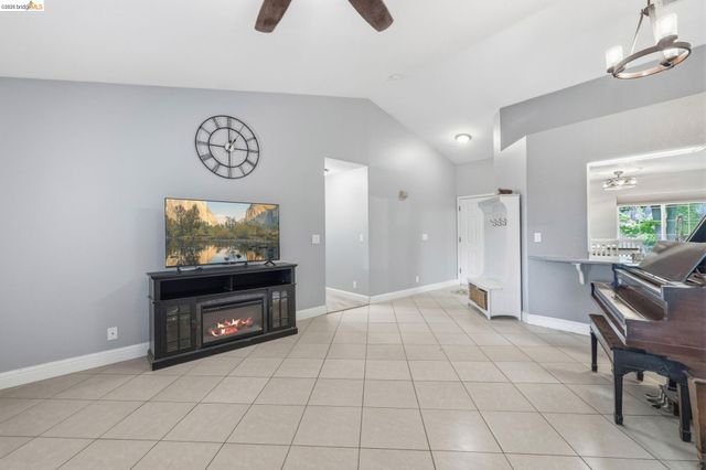 17522 Wild Oak Dr, Jamestown, CA 95327