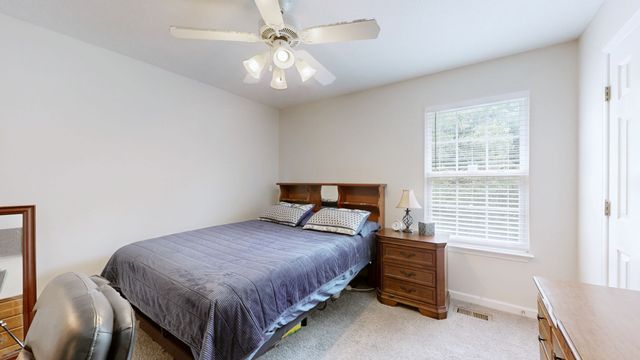 1016 Arlene Dr, La Vergne, TN 37086