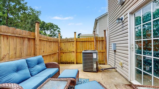1016 Arlene Dr, La Vergne, TN 37086