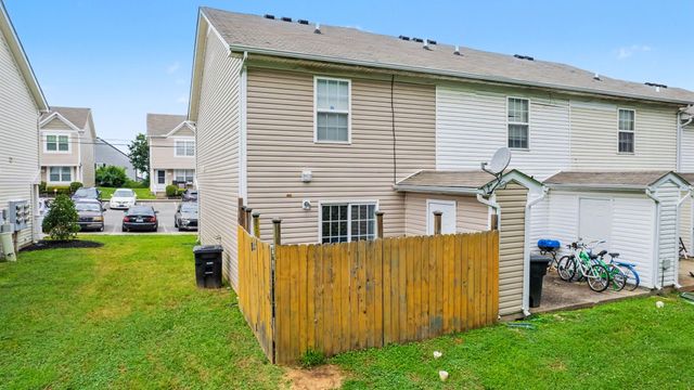 1016 Arlene Dr, La Vergne, TN 37086