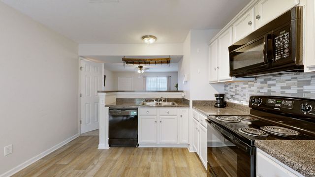 1016 Arlene Dr, La Vergne, TN 37086