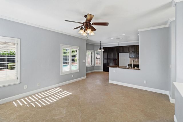 9021 Hooded crane Ct, Sacramento, CA 95829