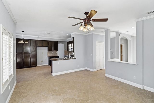 9021 Hooded crane Ct, Sacramento, CA 95829