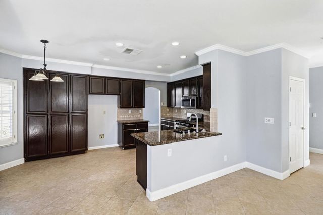 9021 Hooded crane Ct, Sacramento, CA 95829