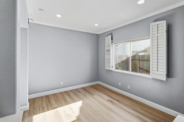 9021 Hooded crane Ct, Sacramento, CA 95829