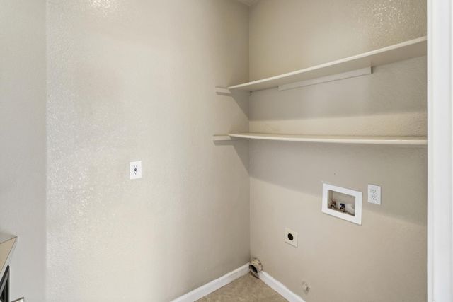 9021 Hooded crane Ct, Sacramento, CA 95829