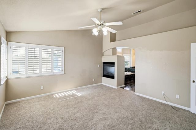 9021 Hooded crane Ct, Sacramento, CA 95829