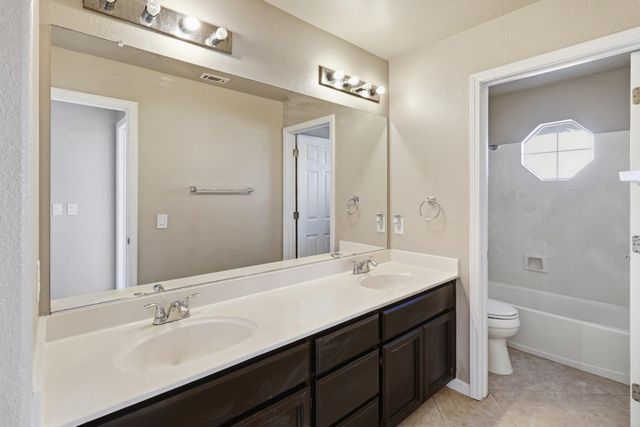 9021 Hooded crane Ct, Sacramento, CA 95829