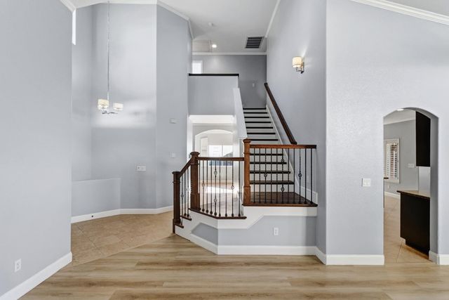 9021 Hooded crane Ct, Sacramento, CA 95829