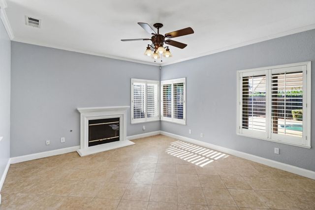 9021 Hooded crane Ct, Sacramento, CA 95829