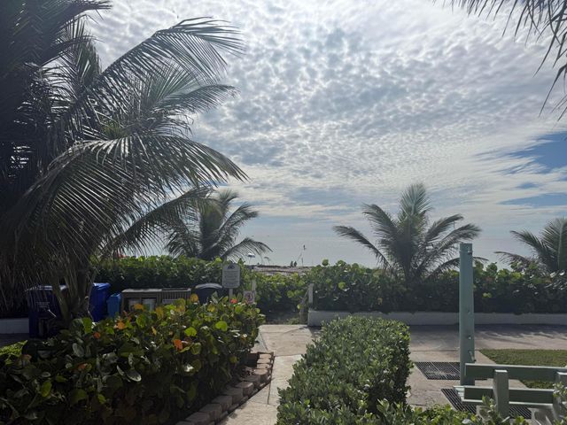 209 Eagle Drive E E, Briny Breezes, FL 33435