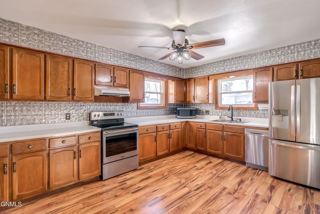 212 C Avenue W, McClusky, ND 58463 photo 5