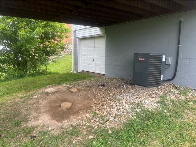 206 Camfield St, Bon Air, PA 15210