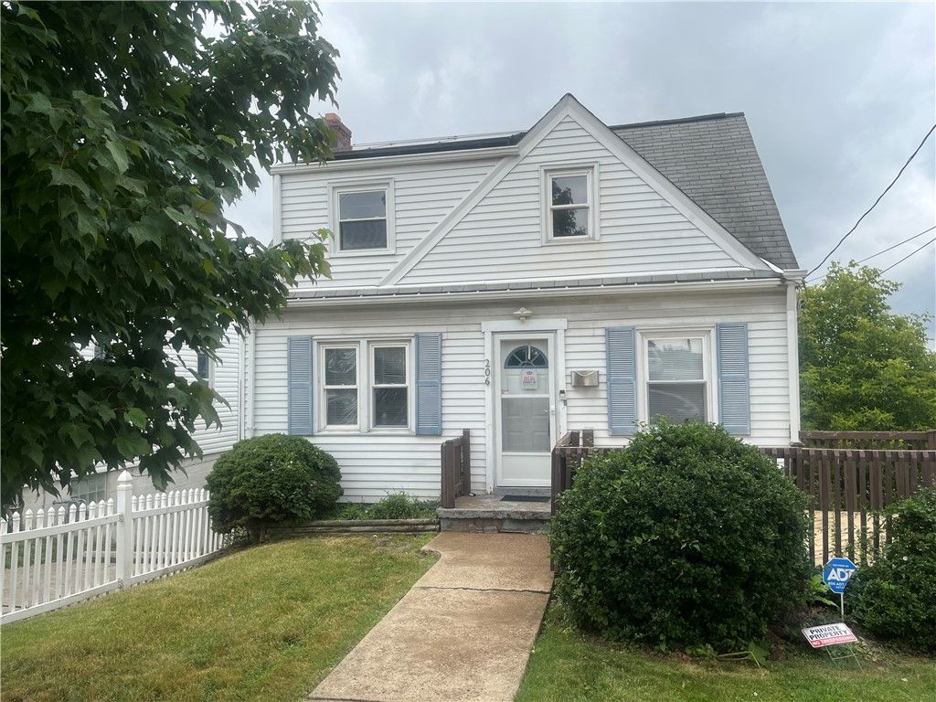 206 Camfield St, Bon Air, PA 15210