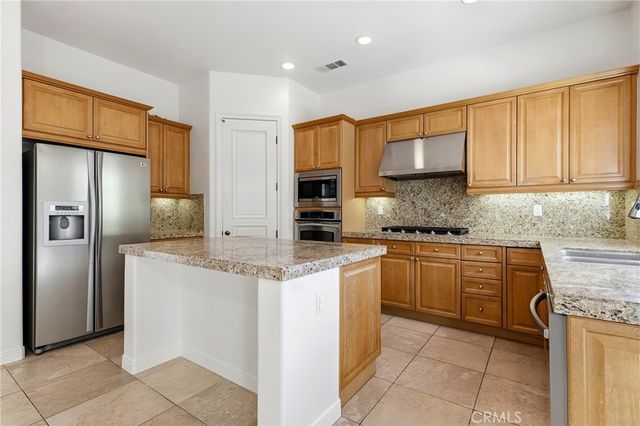 58 Via De La Valle, Lake Elsinore, CA 92532