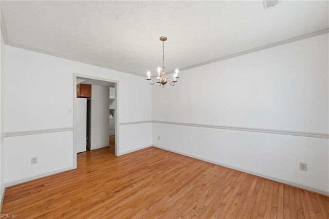 27 Bonney LN, Hampton, VA 23669