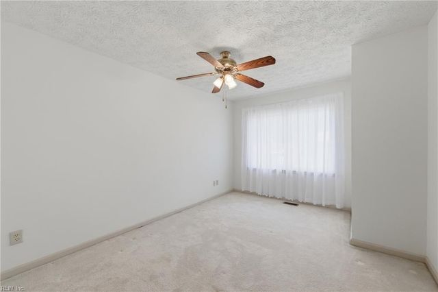 27 Bonney LN, Hampton, VA 23669