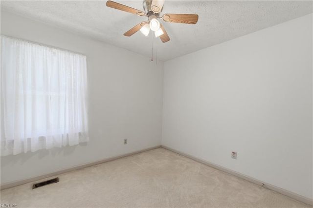27 Bonney LN, Hampton, VA 23669