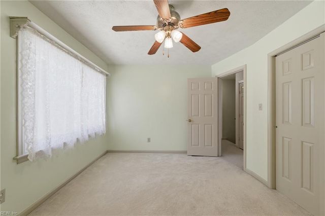 27 Bonney LN, Hampton, VA 23669