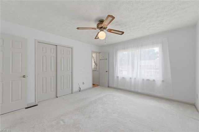 27 Bonney LN, Hampton, VA 23669