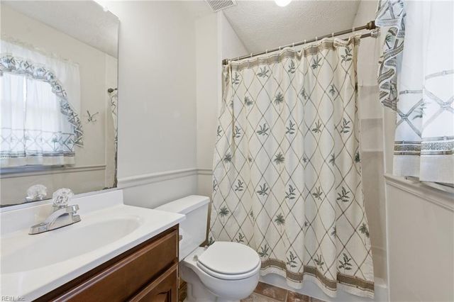 27 Bonney LN, Hampton, VA 23669