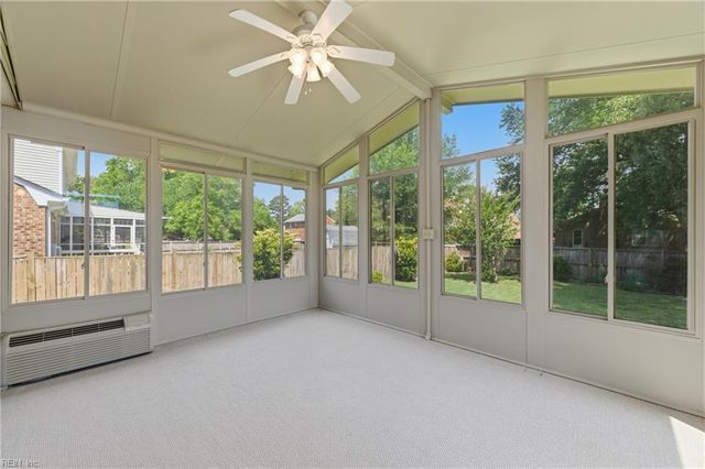 27 Bonney LN, Hampton, VA 23669