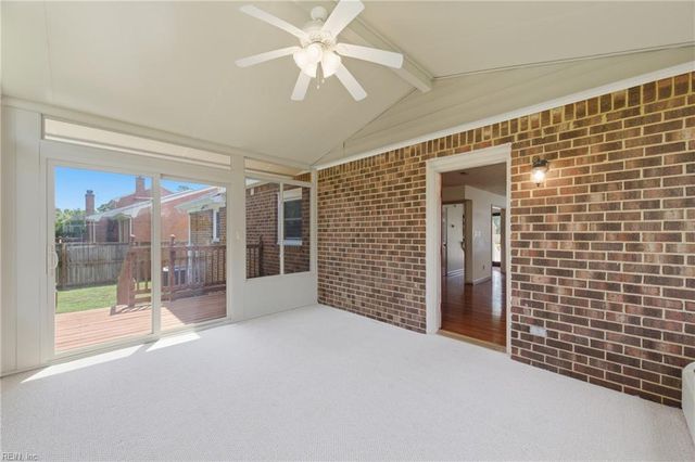 27 Bonney LN, Hampton, VA 23669