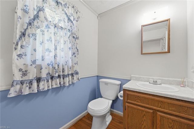 27 Bonney LN, Hampton, VA 23669