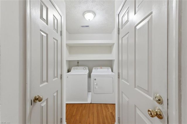 27 Bonney LN, Hampton, VA 23669