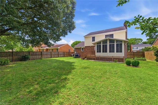 27 Bonney LN, Hampton, VA 23669